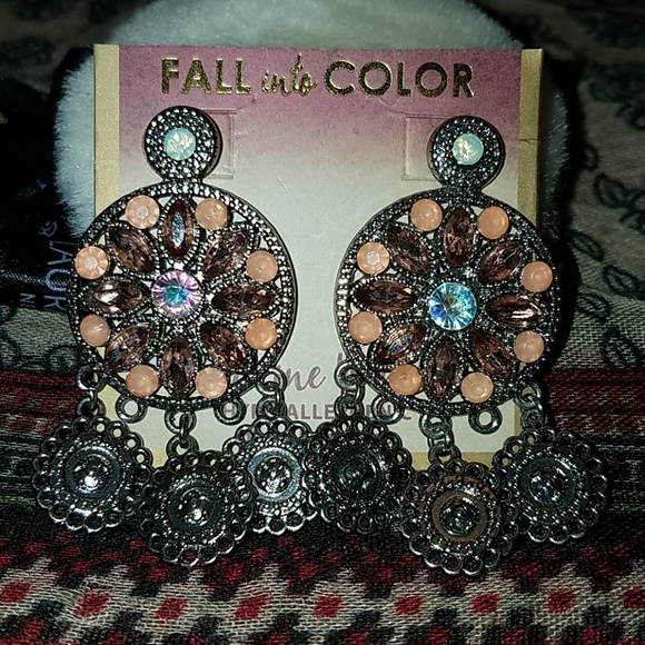 SALE ❣NEW❣Beautiful chandelier style earrings - Picture 1 of 5